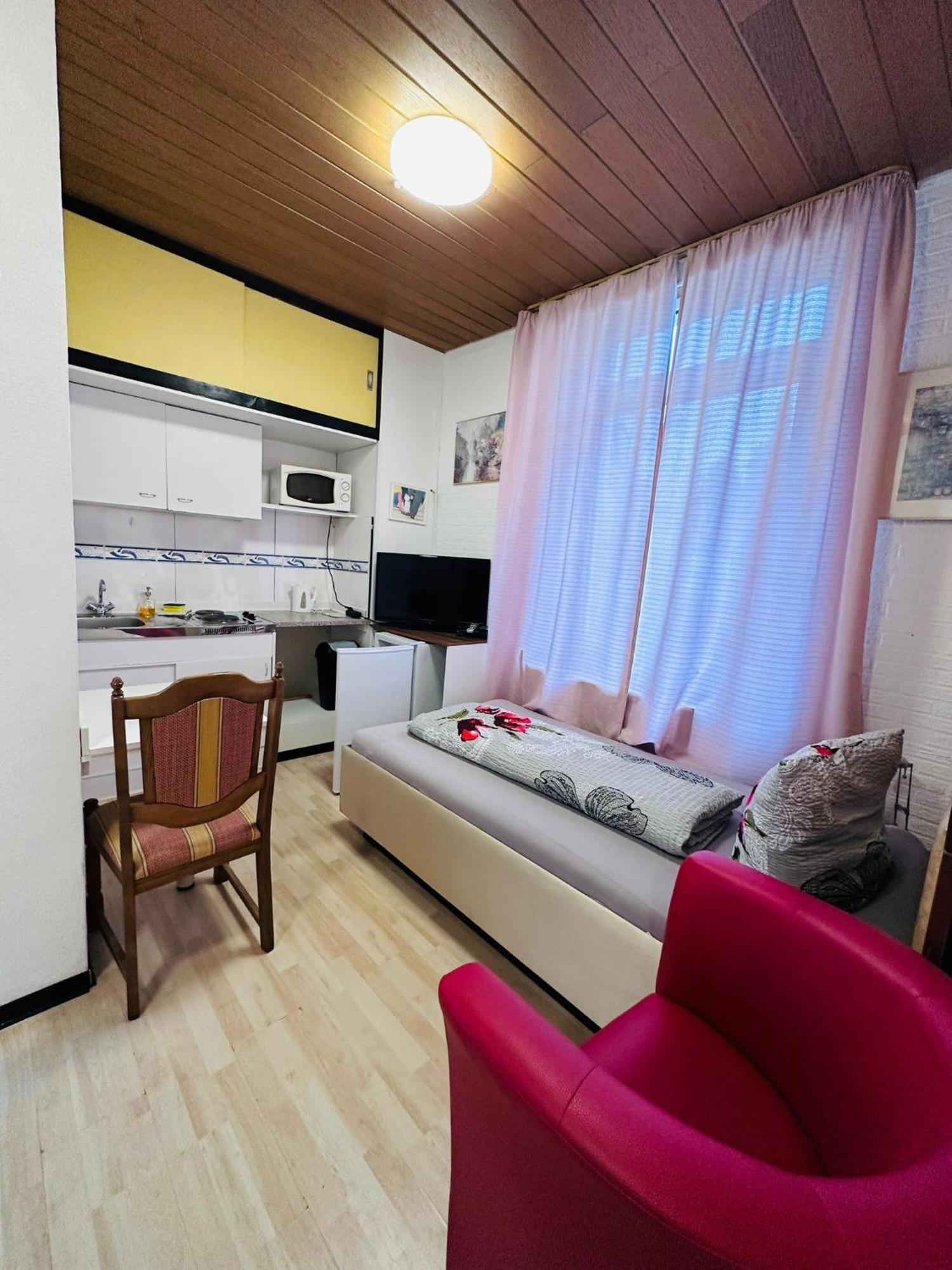 Gaestezimmer Siminciuc Hotel Aachen Luaran gambar